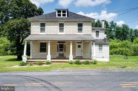 99 Race St, Bechtelsville, PA 19505