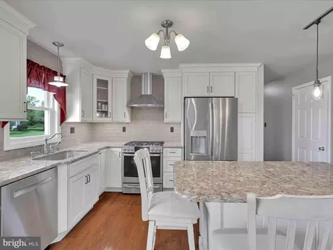 Kitchen - 164 Bertolet Mill Rd, Oley, PA 19547 photo 4 of 4