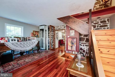Entry Way - 578 Old Lancaster Pike, Reading, PA 19607 photo 7 of 10