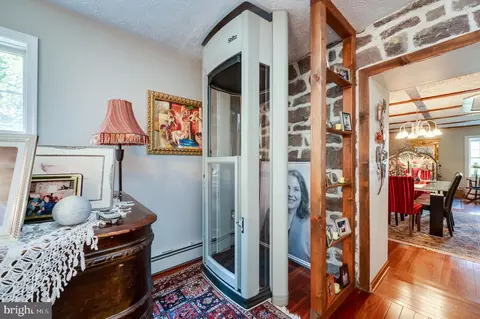 Entry Way - 578 Old Lancaster Pike, Reading, PA 19607 photo 9 of 10