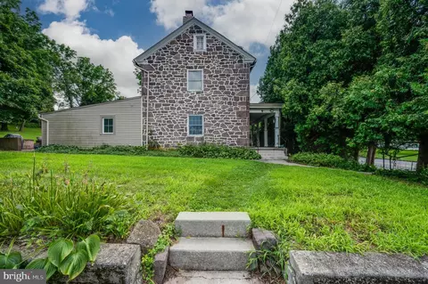 Exterior - 578 Old Lancaster Pike, Reading, PA 19607 photo 6 of 11