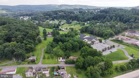 View/Area - 578 Old Lancaster Pike, Reading, PA 19607 photo 6 of 12