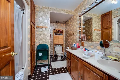 Bath - 578 Old Lancaster Pike, Reading, PA 19607 photo 1 of 3