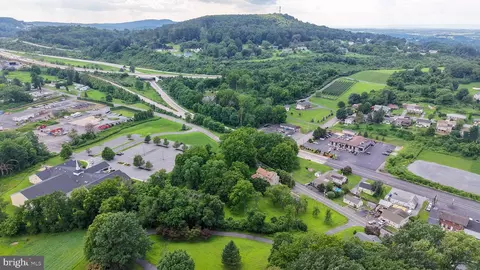 View/Area - 578 Old Lancaster Pike, Reading, PA 19607 photo 9 of 12