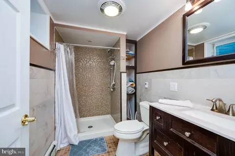 Bath - 578 Old Lancaster Pike, Reading, PA 19607 photo 3 of 3
