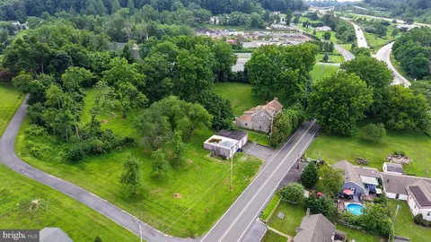 View/Area - 578 Old Lancaster Pike, Reading, PA 19607 photo 2 of 12