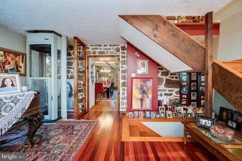 Entry Way - 578 Old Lancaster Pike, Reading, PA 19607 photo 8 of 10