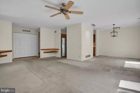 Living - 10 Pine Woods Ct, Reading, PA 19607 photo 3 of 4