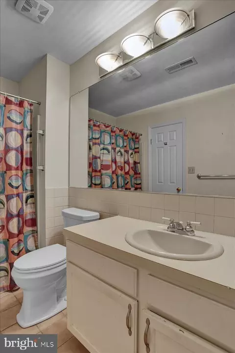Bath - 10 Pine Woods Ct, Reading, PA 19607 photo 2 of 2