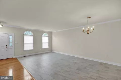 Living - 3 Fallowfield Cir, Reading, PA 19607 photo 6 of 11