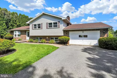 Exterior - 909 Sofianos Ln, Reading, PA 19605 photo 2 of 7