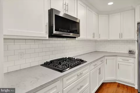 Kitchen - 909 Sofianos Ln, Reading, PA 19605 photo 4 of 5