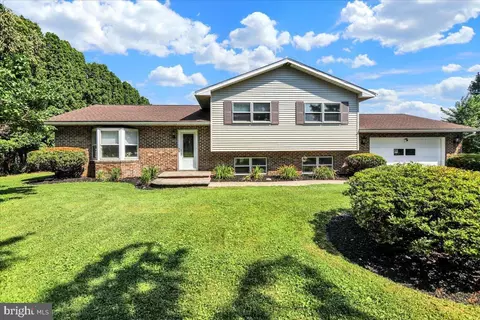 Exterior - 909 Sofianos Ln, Reading, PA 19605 photo 7 of 7