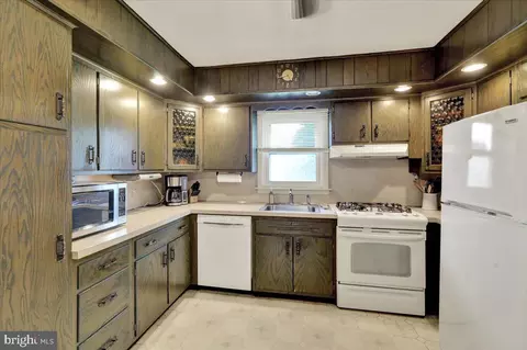 Kitchen - 1621 Bradford Ave, Reading, PA 19607 photo 1 of 2