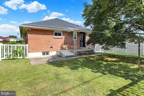 Exterior - 1621 Bradford Ave, Reading, PA 19607 photo 2 of 5