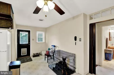 Entry Way - 1621 Bradford Ave, Reading, PA 19607 photo 3 of 3