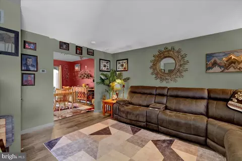 238 Bainbridge Cir, Reading, PA 19608 photo 4