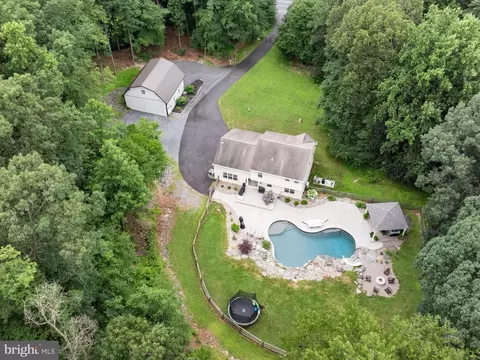 317 Blandon Rd, Fleetwood, PA 19522