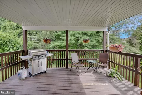 Exterior - 17 Charlemont Ct, Reading, PA 19607 photo 5 of 8