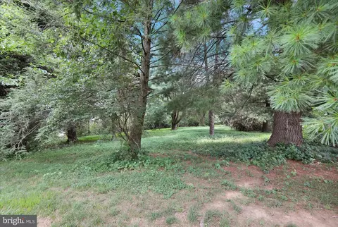 Exterior - 17 Charlemont Ct, Reading, PA 19607 photo 8 of 8