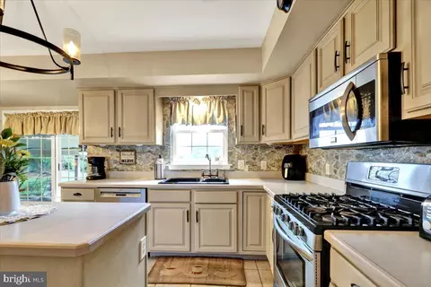 4580 Hillside Rd, Reading, PA 19606 photo 7