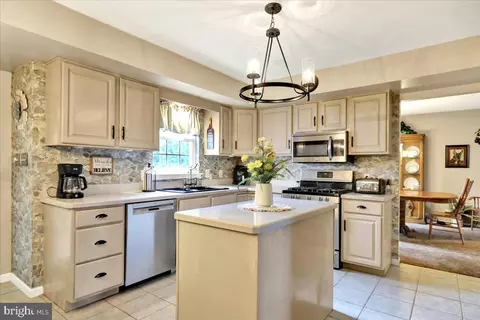 4580 Hillside Rd, Reading, PA 19606 photo 5