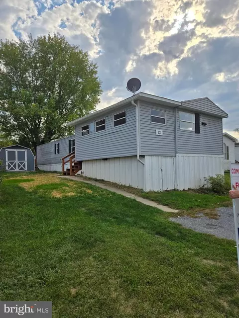 12 Walnut Ct, Fleetwood, PA 19522