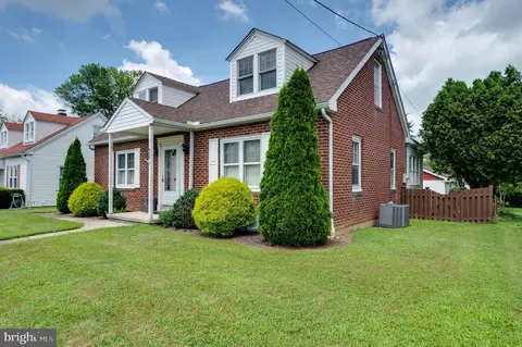 909 N 9th St, Wyomissing, PA 19610