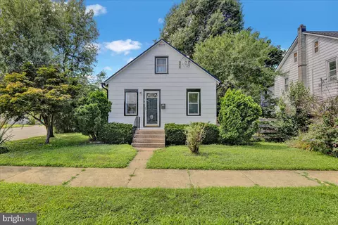 32 S Church St, Robesonia, PA 19551