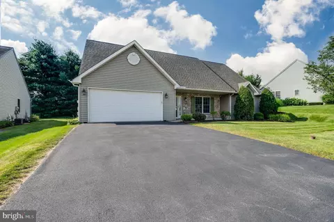 126 S Cacoosing Dr, Reading, PA 19608 photo 3