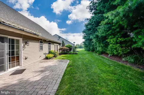 126 S Cacoosing Dr, Reading, PA 19608 photo 8
