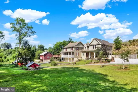 15 Gift Rd, Hamburg, PA 19526