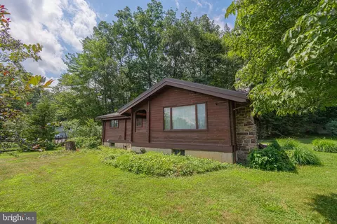 197 Bloody Spring Rd, Bernville, PA 19506