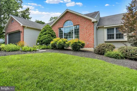 12 Archer Ln, Reading, PA 19607 photo 3