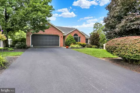 12 Archer Ln, Reading, PA 19607 photo 2