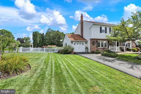 419 Grant Ave, Leesport, PA 19533