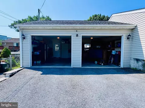 Exterior - 407 Oley St, Wyomissing, PA 19610 photo 6 of 10