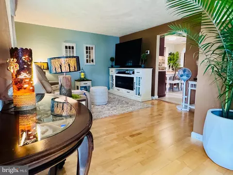 Living - 407 Oley St, Wyomissing, PA 19610 photo 2 of 2