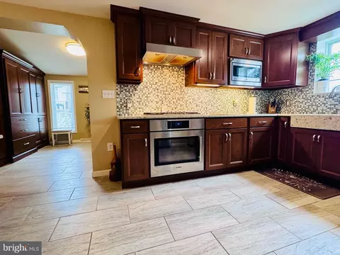 Kitchen - 407 Oley St, Wyomissing, PA 19610 photo 8 of 15