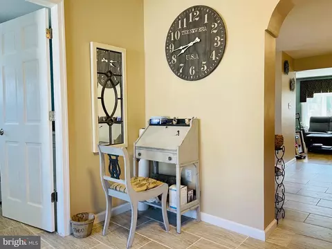 Entry Way - 407 Oley St, Wyomissing, PA 19610 photo 4 of 7