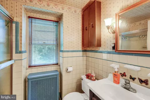 Bath - 2302 Reading Blvd, Reading, PA 19609 photo 1 of 1