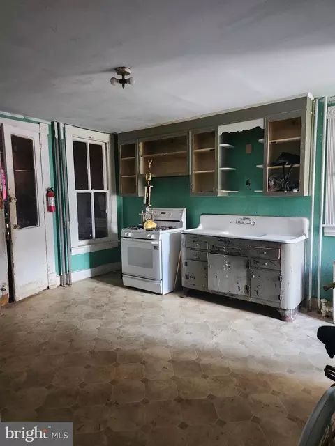730 Franklin St, Reading, PA 19602 photo 2