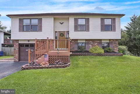 903 Grings Hill Rd, Reading, PA 19608