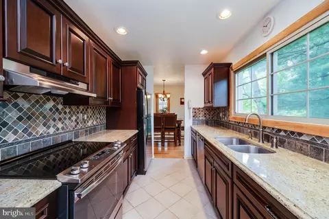 4 Nassau Cir, Reading, PA 19607 photo 10