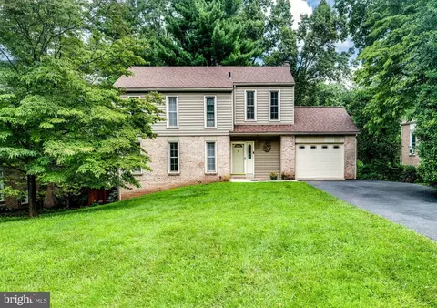4 Nassau Cir, Reading, PA 19607