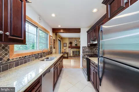 4 Nassau Cir, Reading, PA 19607 photo 9