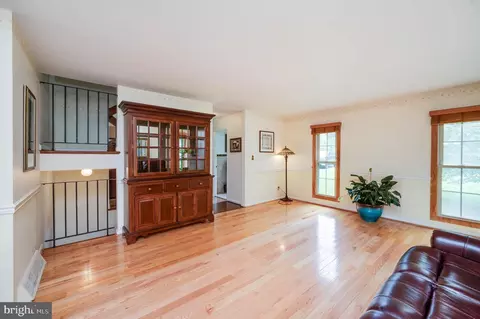 4 Nassau Cir, Reading, PA 19607 photo 6