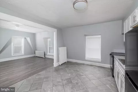Living - 2136 Perkiomen Ave, Reading, PA 19606 photo 4 of 4