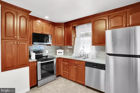 416 Green Ln, Reading, PA 19601 photo 11