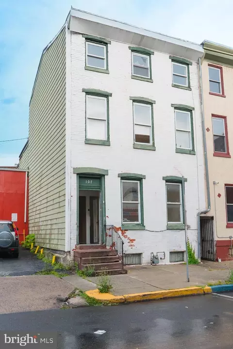107 S 6th St, Reading, PA 19602